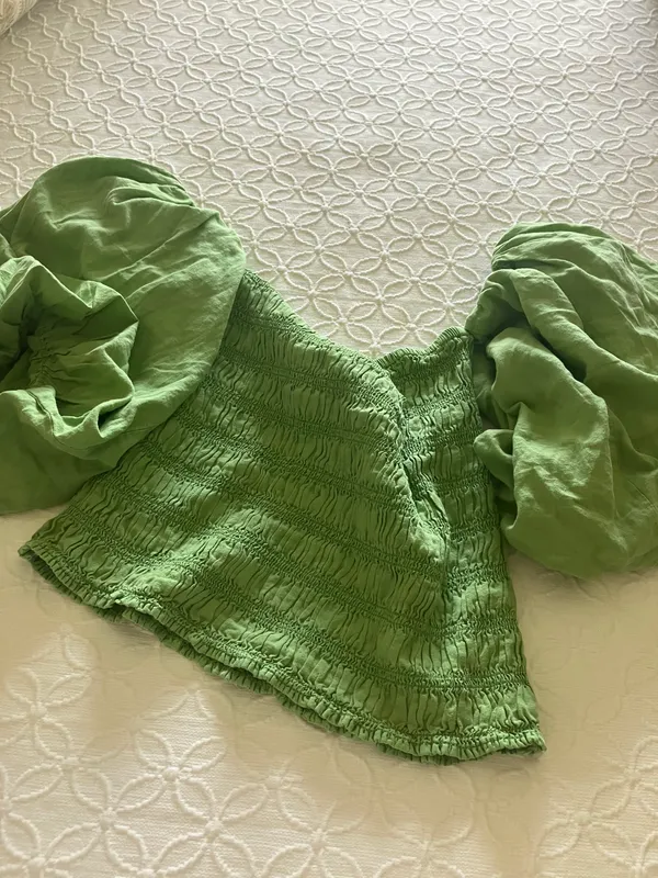 Revolve Green Puff Sleeve Top - Image 6