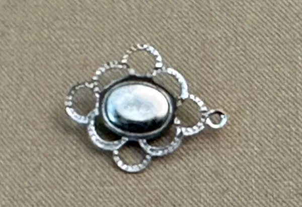 So Adorable Silver Tone Vintage Pendant W Blue Stone Cabochon Center - Image 4