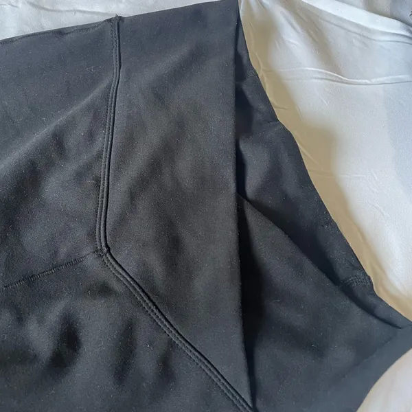 Halara yoga pants - Image 2