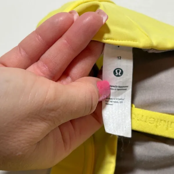 Lululemon License to Train Triangle Bra Light Support A/B Cup Logo Size 12. - Image 6