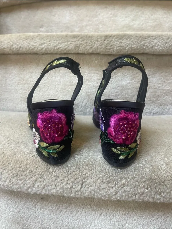 New Betsey Johnson Lira Floral Embroidered Mesh Slingback Heels Blue Sole Sz 8M - Image 3