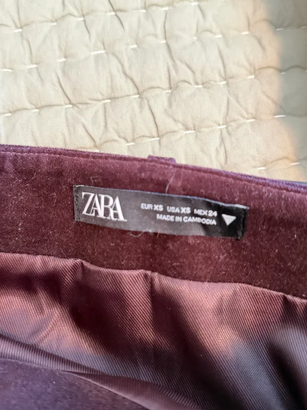 ZARA Maroon Velvet Corduroy Mini Skirt - Image 4