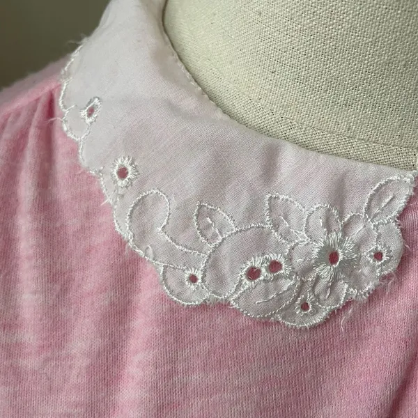 Vintage 70s Pink Top White Eyelet Lace Peter Pan Collar XS - Image 5