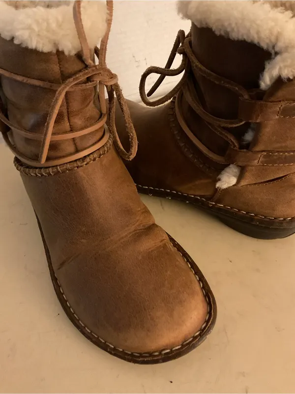 UGG Chestnut Brown leather   Shearling Caspia Boots US 7 - Image 8