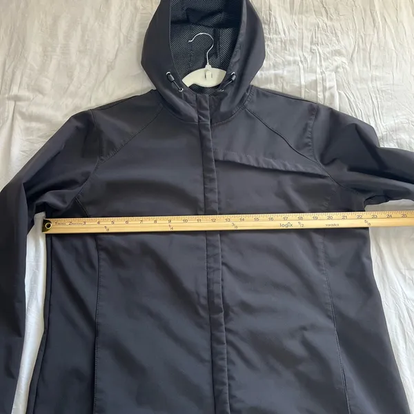 New Balance women’s.‎ Black and Gray Patterned Jacket Size XL - Image 6