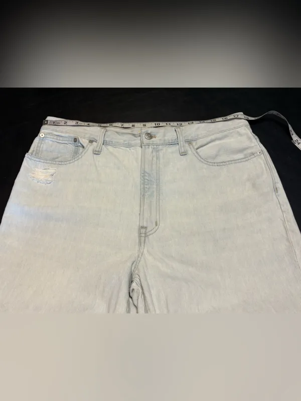 Madewell Light Blue Distressed Boyfriend Jeans size 32 - Image 8