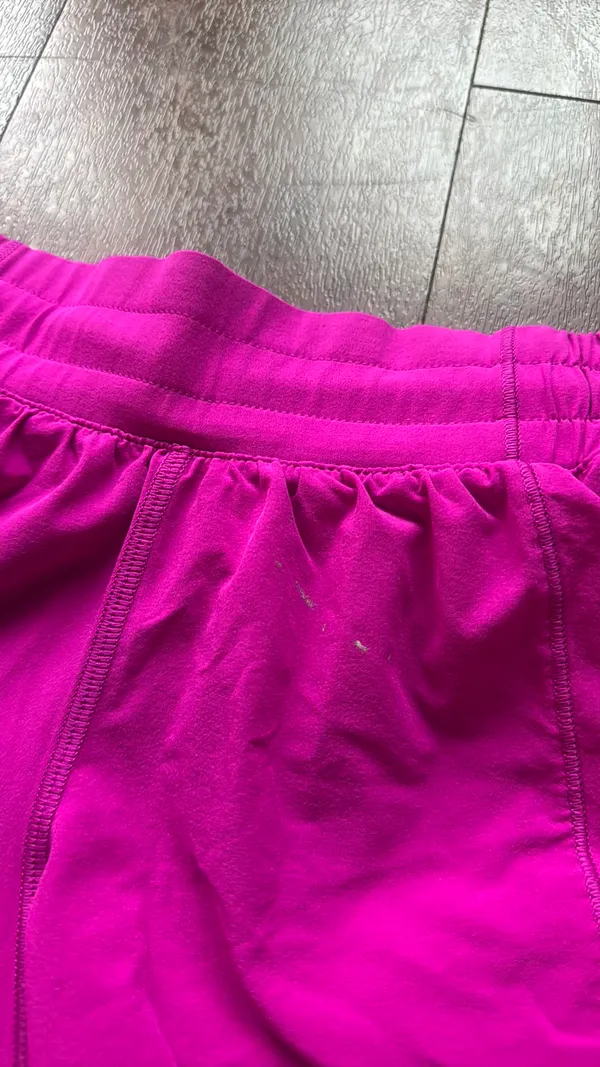 Lululemon Shorts Hot 2.5" Hot Low-Rise Lined - Image 7