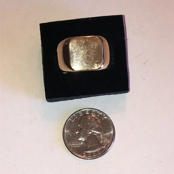 Gold Tone Square Signet Stretchy Ring - Image 3