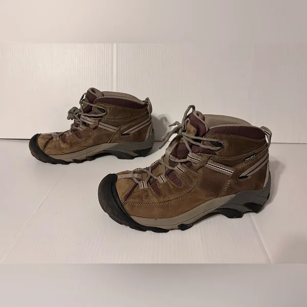 KEEN outdoor brown hiking boots size 8.5 - Image 2