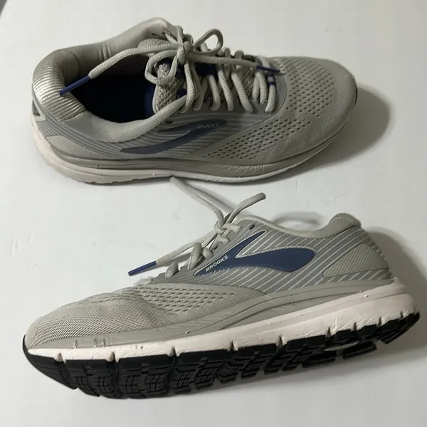 Brooks Adiction 14 Narrow 2A
Grey/Blue 8.5 - Image 7