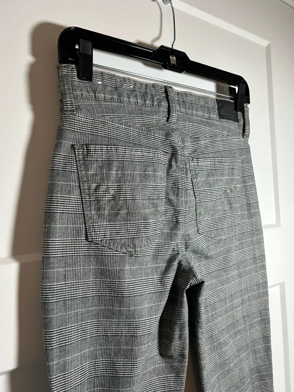 Size 4 American Eagle plaid skinny jeans - Image 5