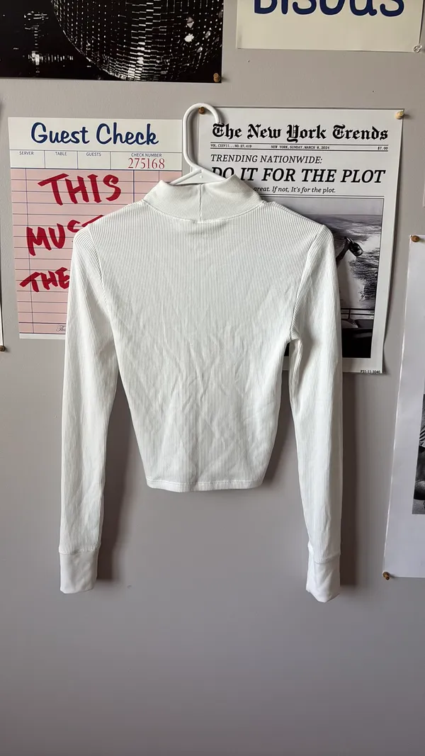 American Eagle Turtleneck - Image 10