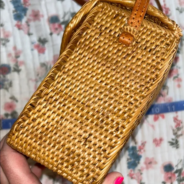 Vintage Tan Woven Shoulder Bag with Leather Strap - Image 12