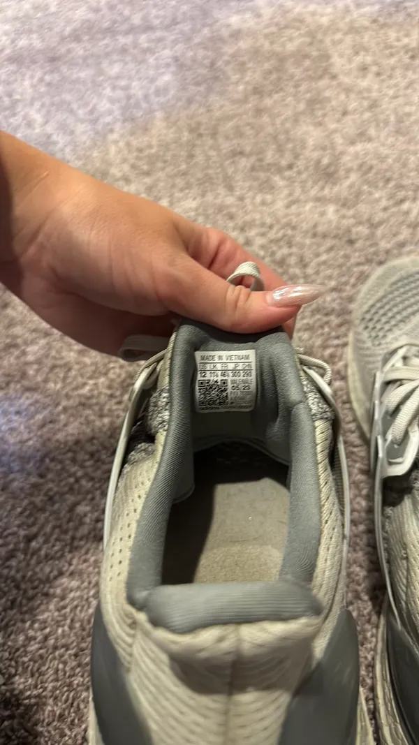 Adidas Ultraboost Shoes - Image 4