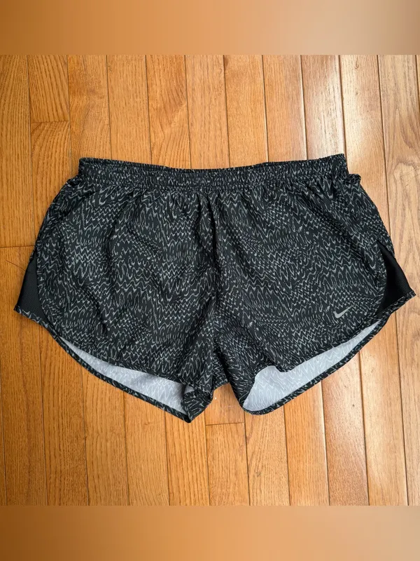 Nike 10K Dri-FIT Running Shorts Black Grey Static Print Mesh Trim Women's Large - Image 9