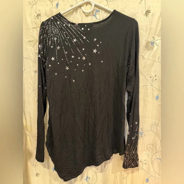 Karen Kane Black Starburst Embellished Long Sleeve Top - Image 4