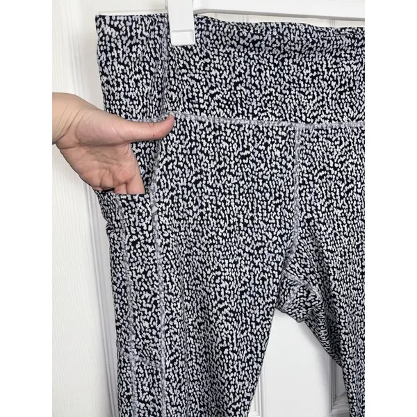 Athleta Ultimate Stash High Rise Textured 7/8 Leggings 2X Pockets - Image 4