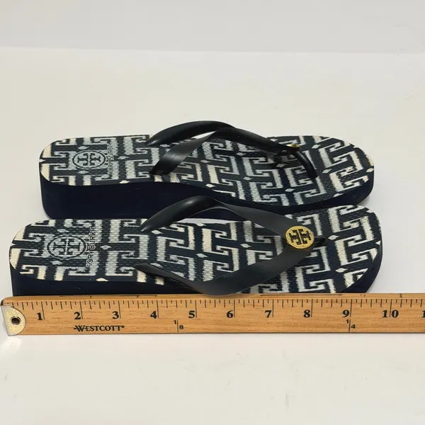 Tory Burch Rubber Printed Flip Flops Women's Size 9.5 Gold Logo Medallion - Image 12