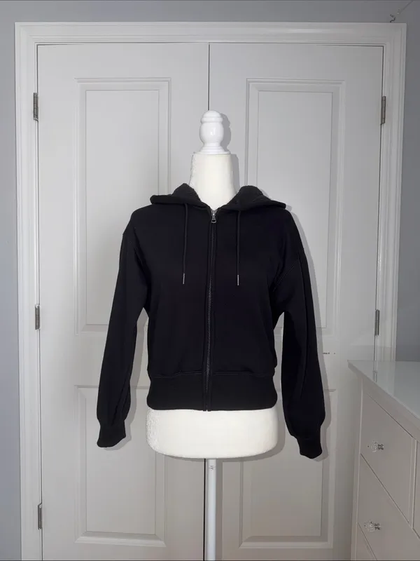 Uniqlo Women’s HEATTECH Pile-Lined Sweat Full-Zip Hoodie - Image 2