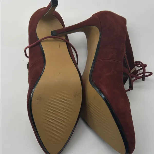 Stylish Burgundy Lace - Image 10