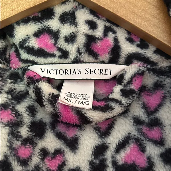 Victoria's Secret Pink and Black Leopard Print Robe - Image 2