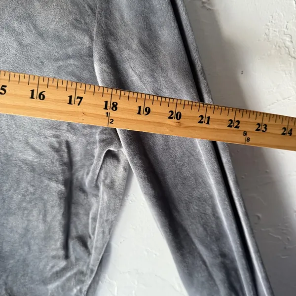 Juicy Couture Velour Sweatshirt Rhinestone Logo Gray Women's Size L Long Sleeve‎ - Image 4