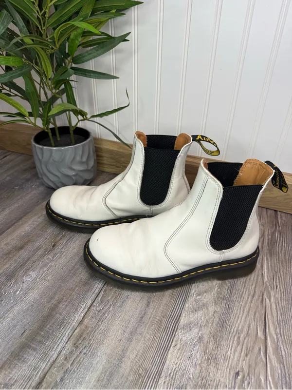 Dr. Martens 2976 White Leather Pull On Chelsea Boots Yellow Stitching Womens 8 - Image 4