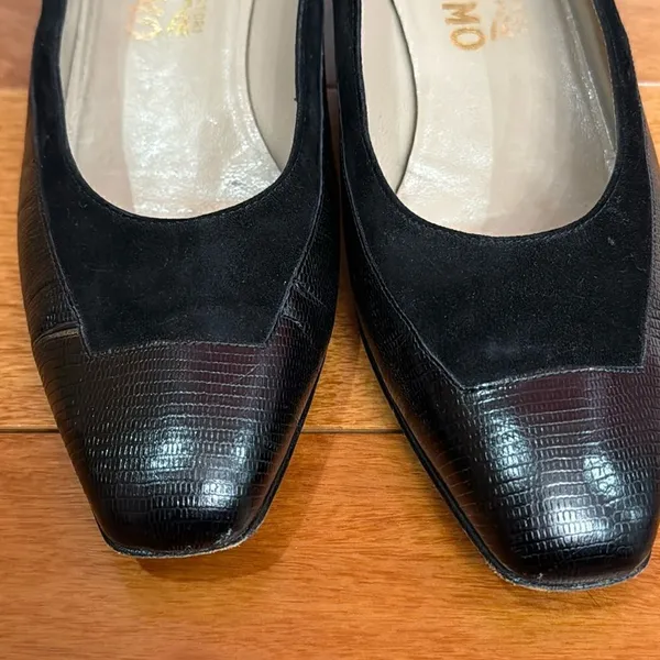 SALVATORE FERRAGAMO Black Suede ‎ and Leather Square Toe Heels Pumps Sz 8 - Image 2