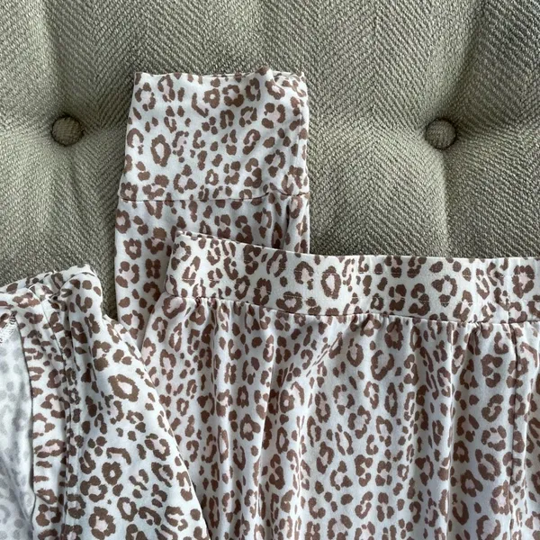 Nordstrom Pajama Set Animal Print Mocha Pink￼ Long Sleeve L - Image 4