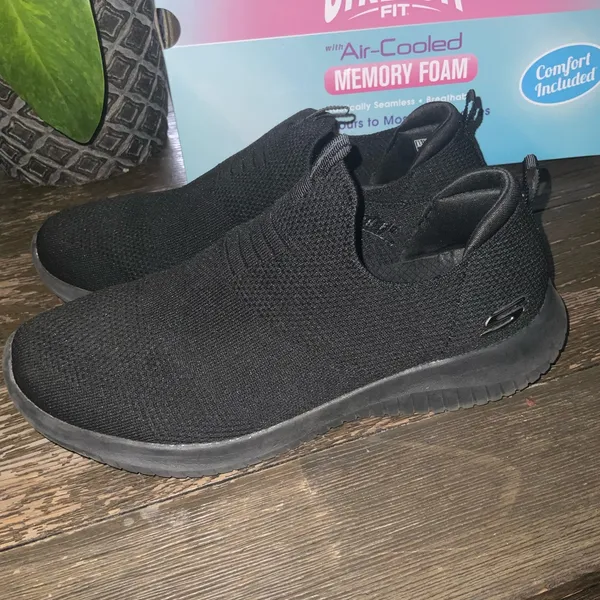 Skechers Black Stretch Fit Air-Cooled Memory Foam Slip On Sneaker 8.5 - Image 5