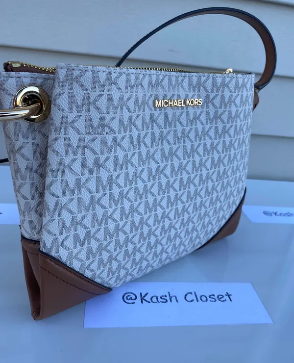 MK Nicole Large Triple Compartment Crossbody- Vanilla - Image 3