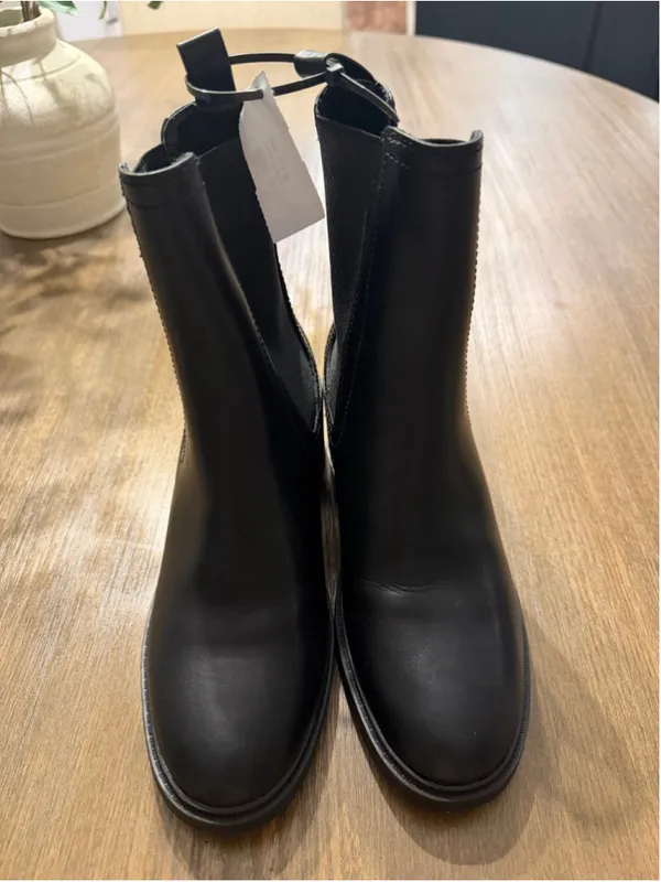 Black Loren Ankle Boots Size 6.5 J.F. J. Fear - Image 4