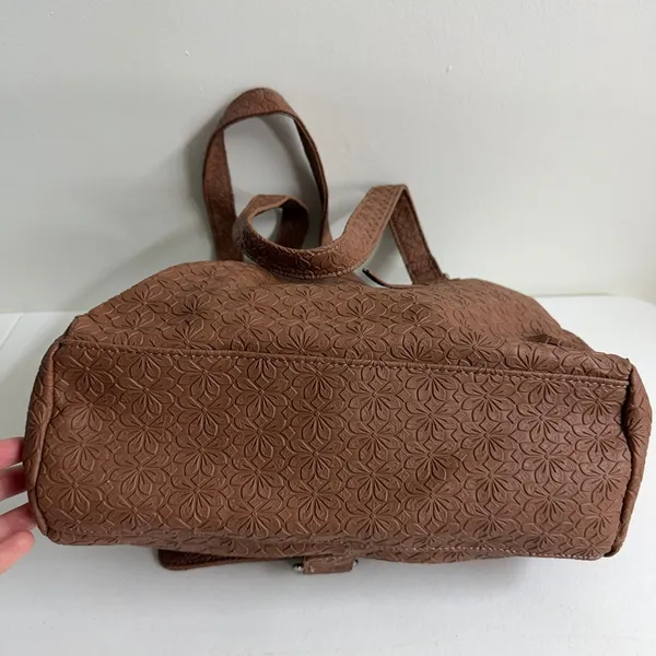 MultiSac brown tan floral Embossed Shoulder Bag buckle slouchy pockets purse - Image 4
