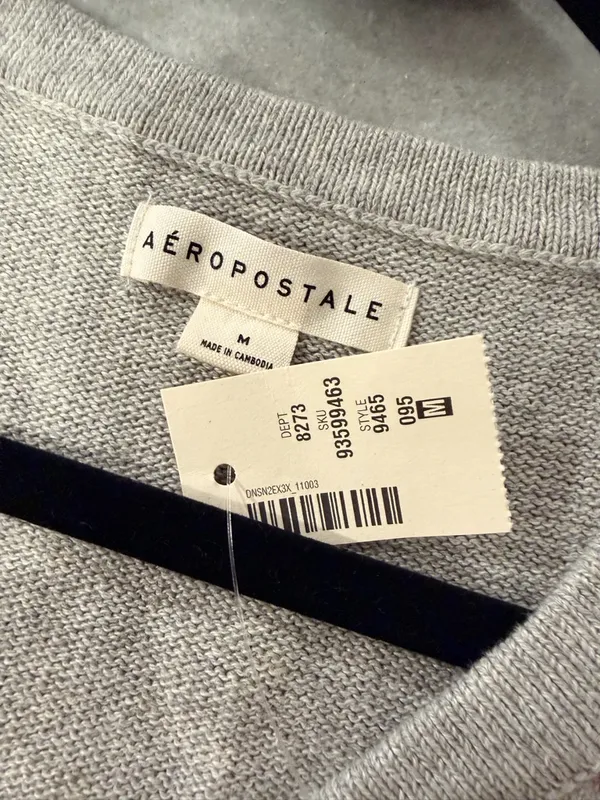 NWT Aeropostale Size M Gray Coral V Neck Argyle Cropped Stretch Sweater Vest - Image 9