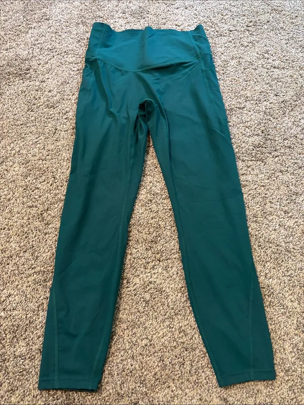 Halara Leggings size medium - Image 2