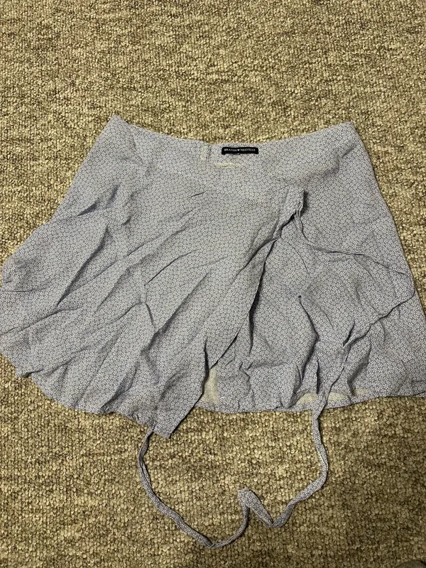 Brandy Melville Wrap Skirt Floral - Image 2