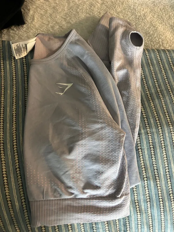 Gymshark Long Sleeve Crop Top - Image 2