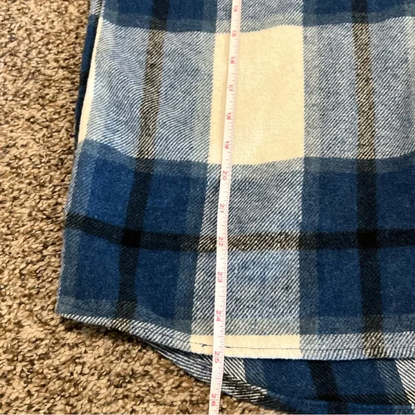 Blue and White Plaid Shacket Jacket size medium, button up, faux pockets - Image 5