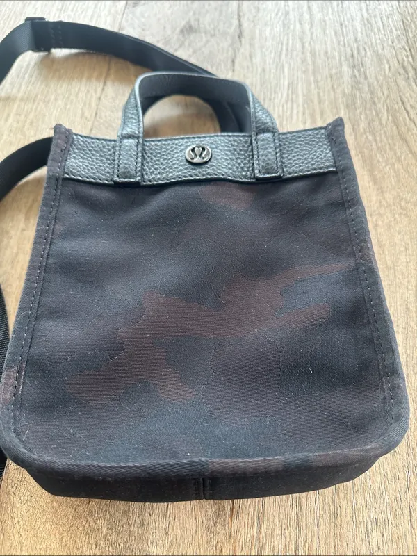 Lululemon Now and Always Tote Micro Heritage Camo Jacquard Max Brown Earth Black - Image 3