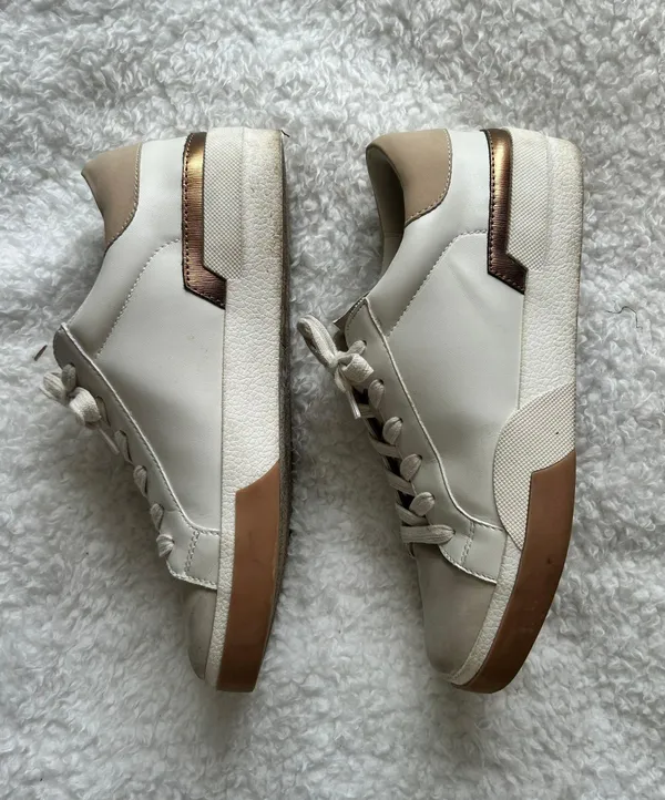 DV by Dolce Vita Sneaker - Image 3
