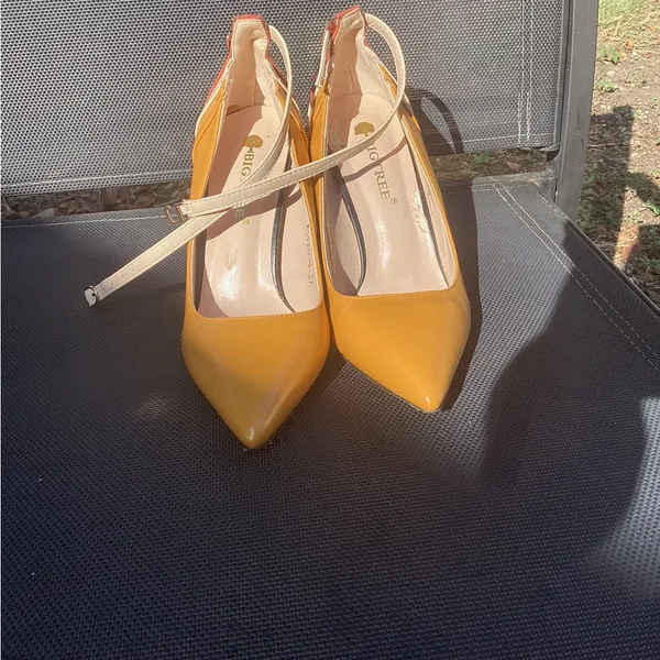 Elegant Yellow and Brown Women's Heels - Image 4