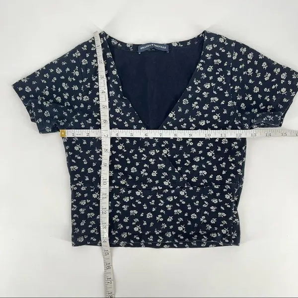Brandy Melville Floral‎ Amara Crop Top OS Black Small medium - Image 5