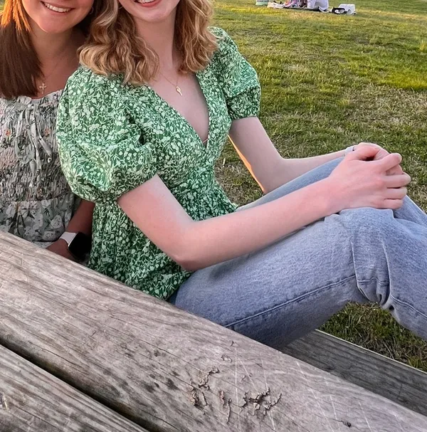 Topshop Green Floral Puff Sleeve V-Neck Blouse - Image 2