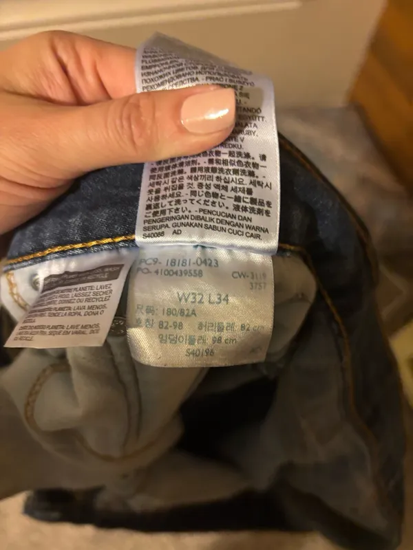32x34 Men’s Levi’s Jeans - Image 3