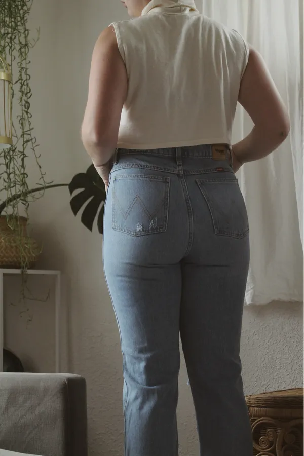 High-Rise Straight Wrangler Jeans - Image 3
