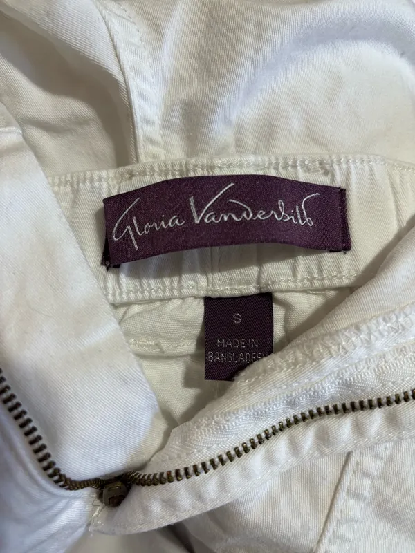 White high waisted shorts - Image 3