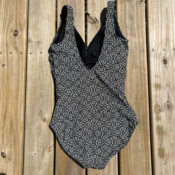 L.L. Bean Swimsuit One Piece Black White Wrap‎ Slimming V Neck 14 Long - Image 2