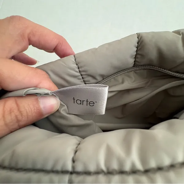 Tarte Quilted Puffy Makeup cosmetic travel bag - Image 5