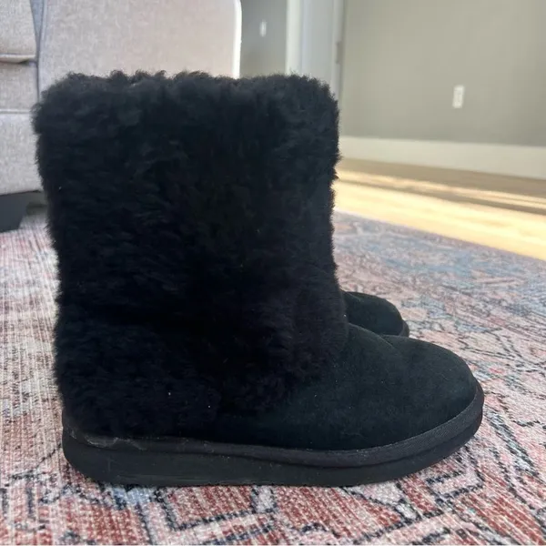 UGG Patten 1006794 Black Suede Shearling Women’s Boots Size 7 - Image 2