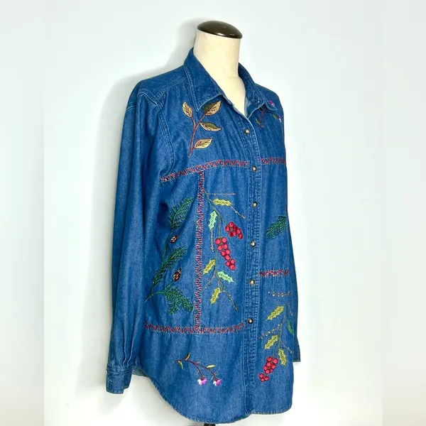 90’s Embroidered Denim Button Down Shirt with Holiday Berries, Leaves, sz Medium - Image 3